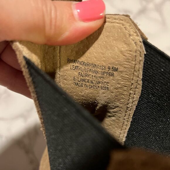 Steve Madden Rhiannon Chelsea Boot - Picture 9 of 10